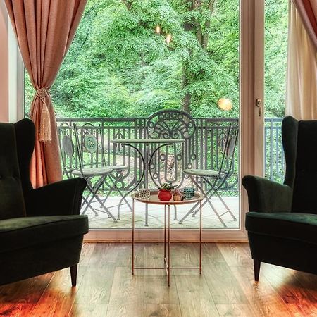 Nature Apartment - Minutes Away From The Old Town And Afi Mall Brasov Exterior photo