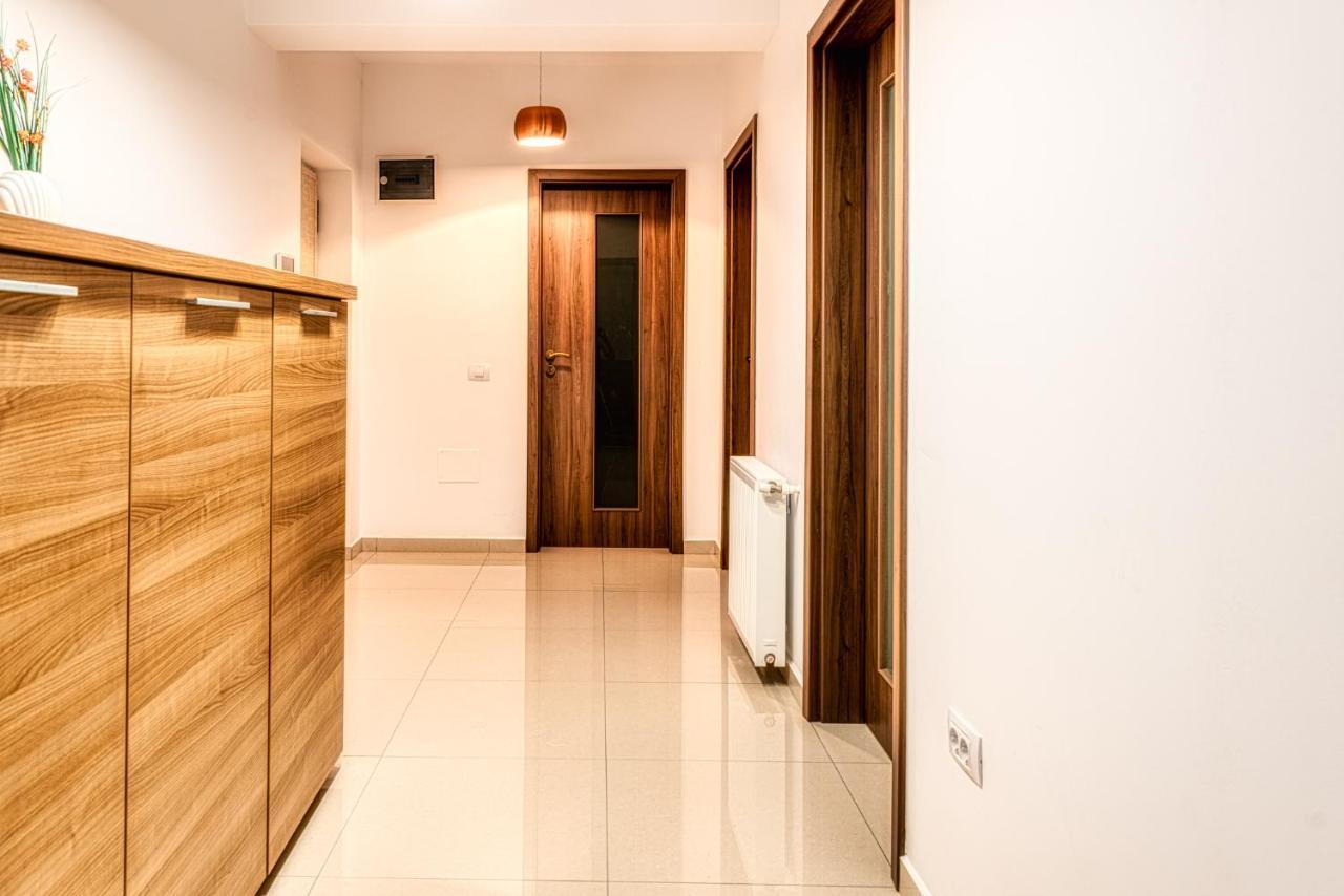 Nature Apartment - Minutes Away From The Old Town And Afi Mall Brasov Exterior photo