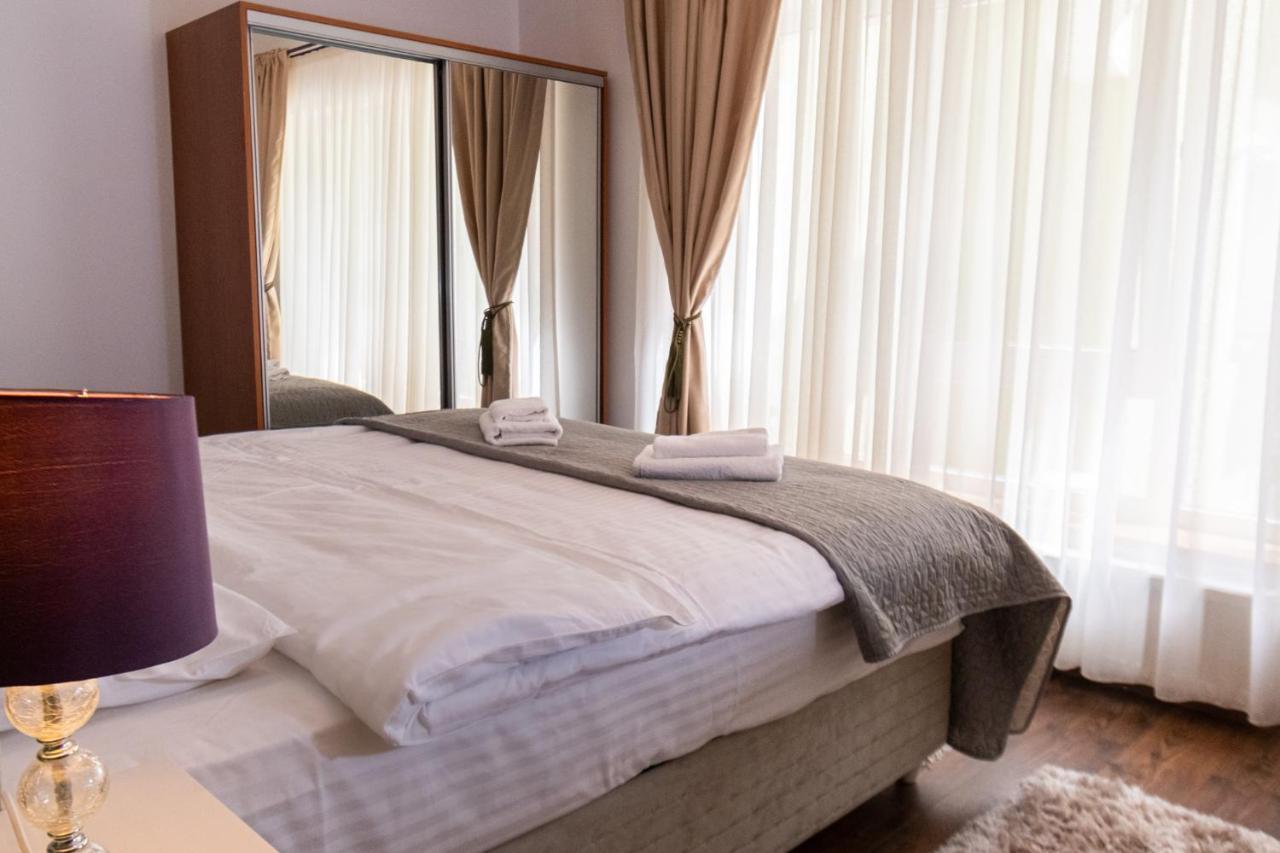 Nature Apartment - Minutes Away From The Old Town And Afi Mall Brasov Exterior photo